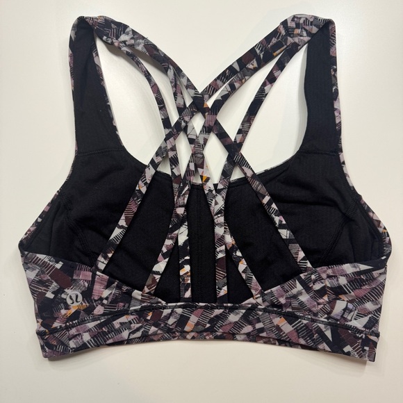 Lululemon Free To Be Serene Bra Sz 4 - Picture 6 of 8